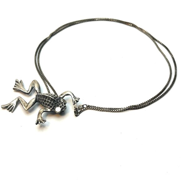Sterling Silver Frog Necklace— Bold 3D Textured Design — Vintage 1970s  — EUC - Picture 5 of 9